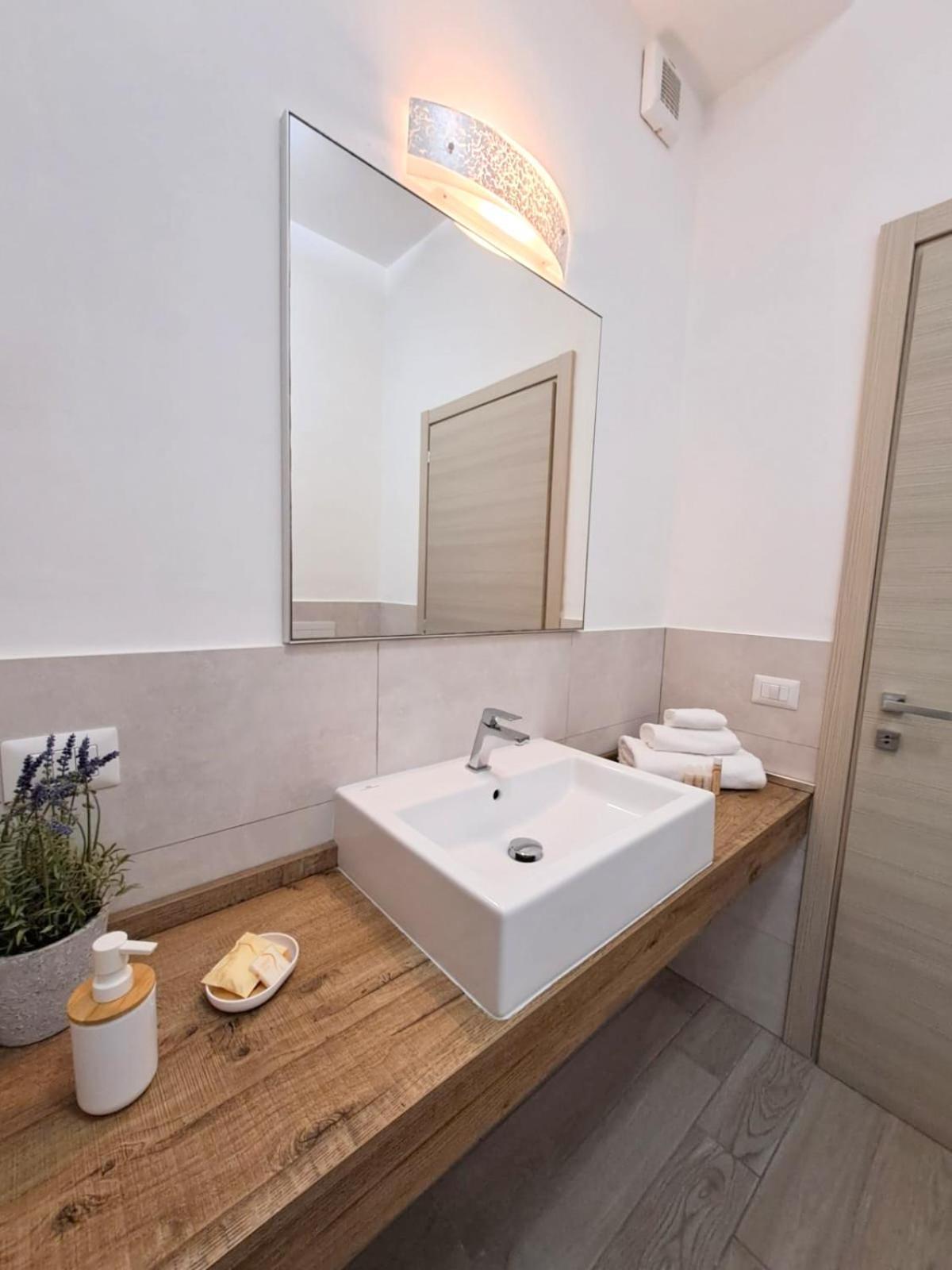 Ajana Rooms By Accomodo Cagliari Dış mekan fotoğraf